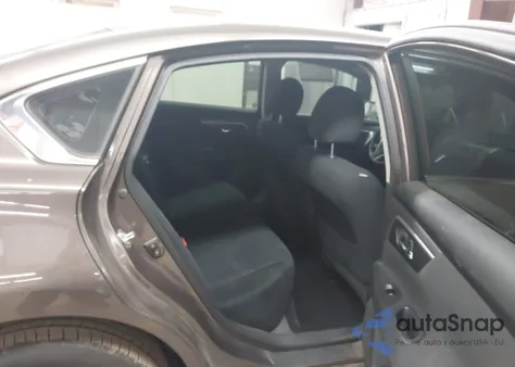 2015 Nissan Altima 2.5 S z USA, uszkodzony, nr VIN 1N4AL3AP5FC208770